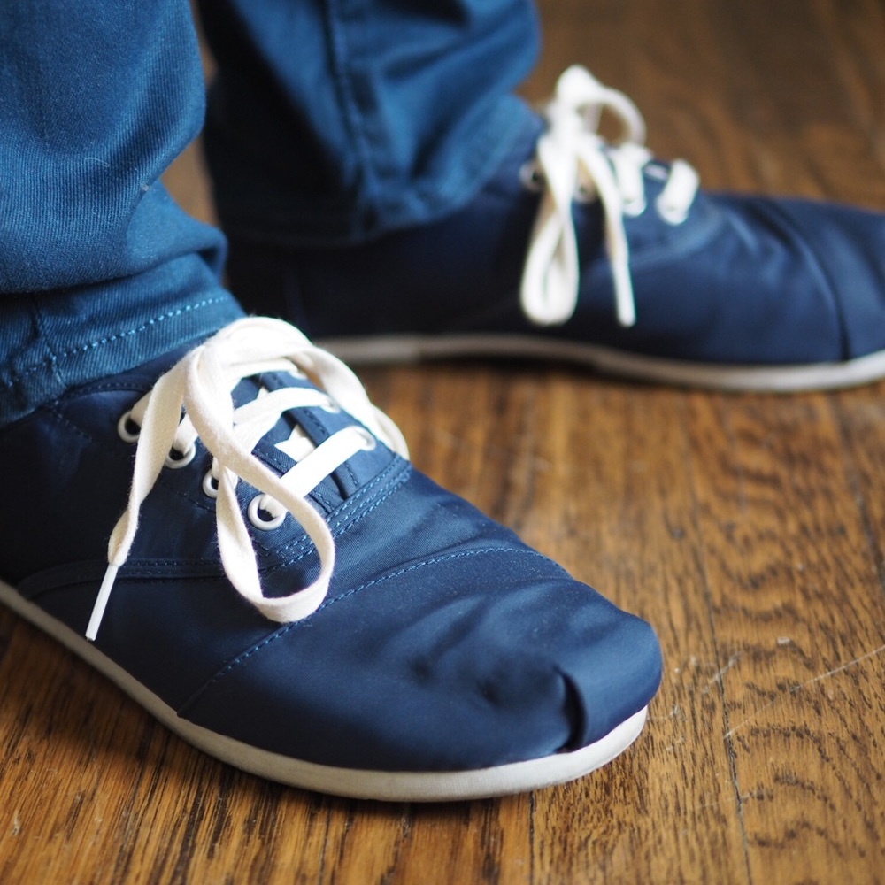 Tom’s Shoes Sneakers in size 8.5 men’s